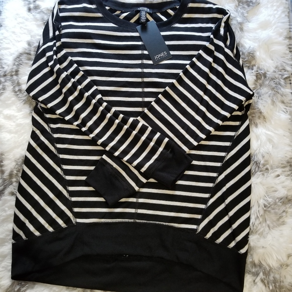 Jones New York oversize shirt top sized M